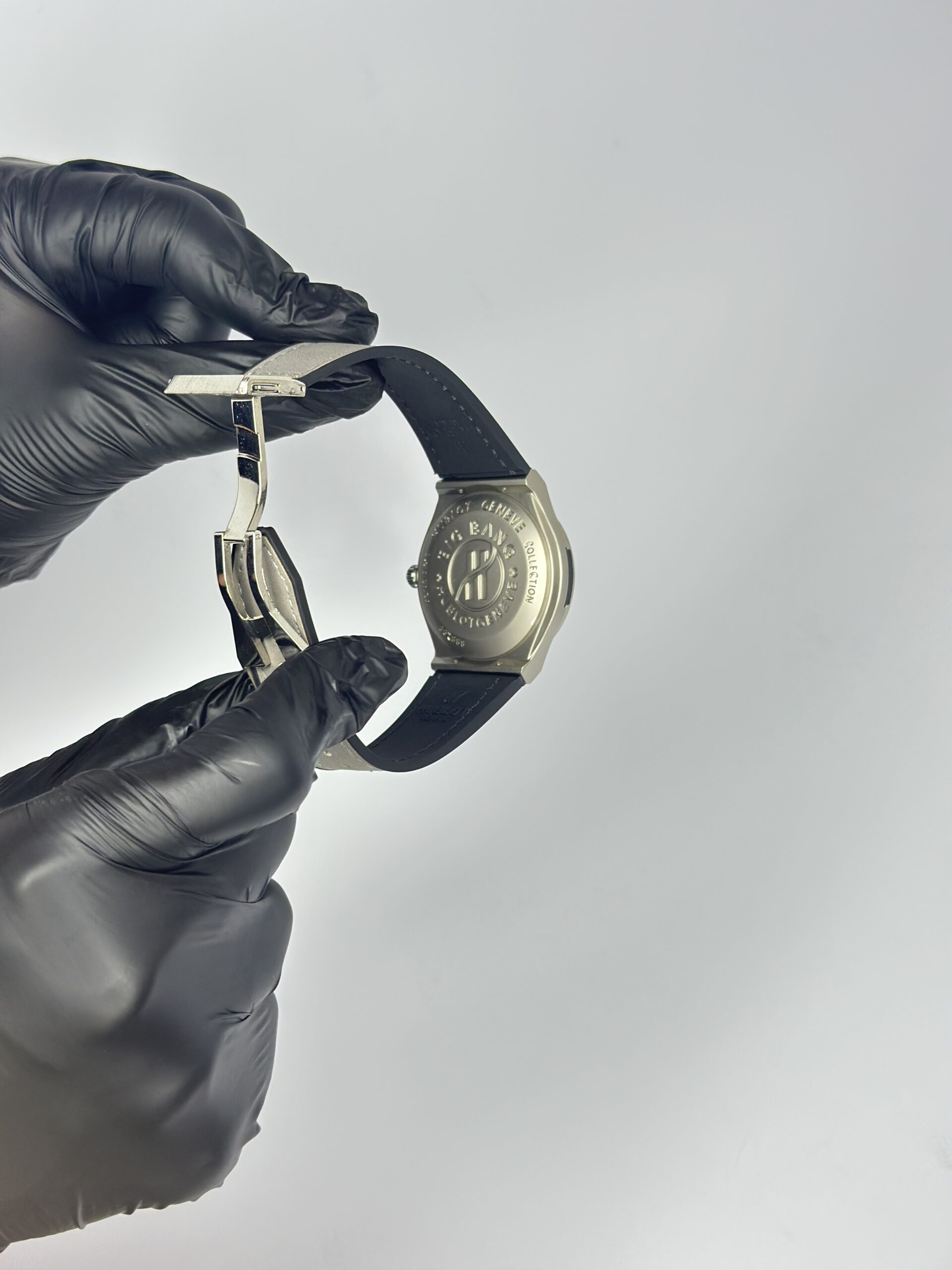 Hublot Classic Fusion Gray Titanium with Silver Dial & Gray Leather Silicon Strap - Image 2