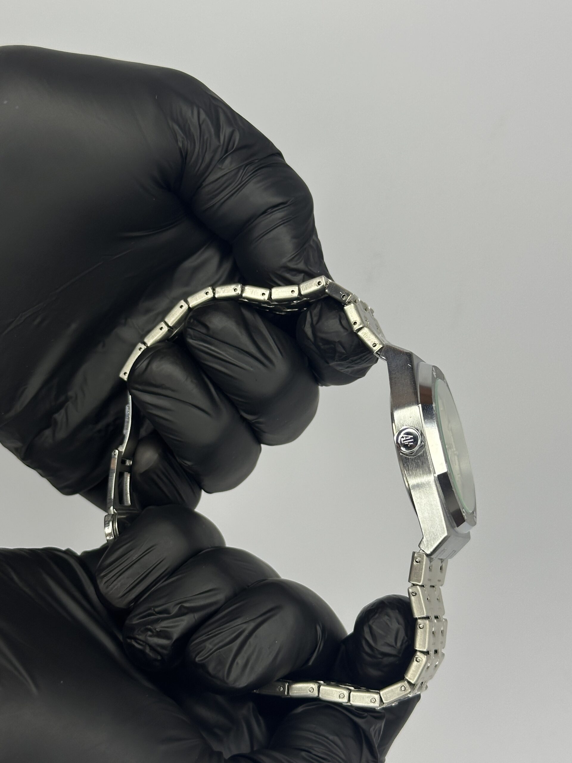 Audemars Piguet Royal Oak Black Dial & Stainless Steel Silver Bracelet - Image 4